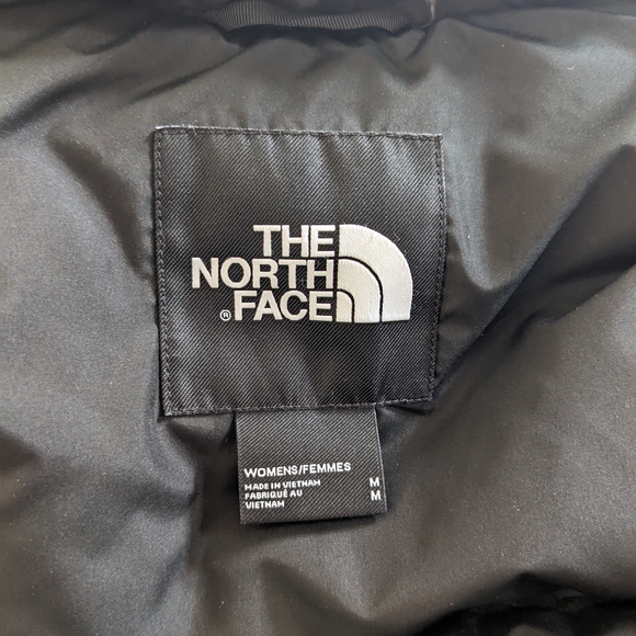 The North Face Women's Black Puffer Jacket - Picture 5 of 5
